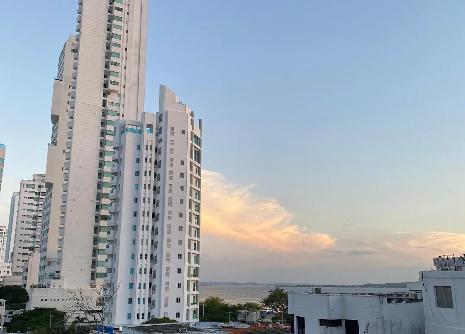 Habitacion Para 3 A Una Cuadra De La Playa Y Bahia Cartagena 홈스테이